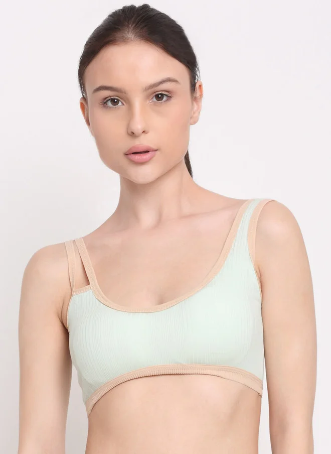 Laceandme Laceandme Women Green Lightly Padded Moisture Wicking Rapid Dry Sports Bra